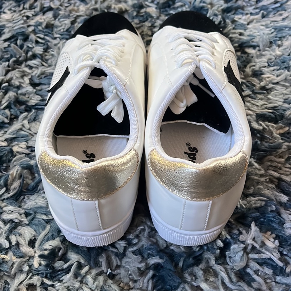 Sneakers - Picture 4 of 4